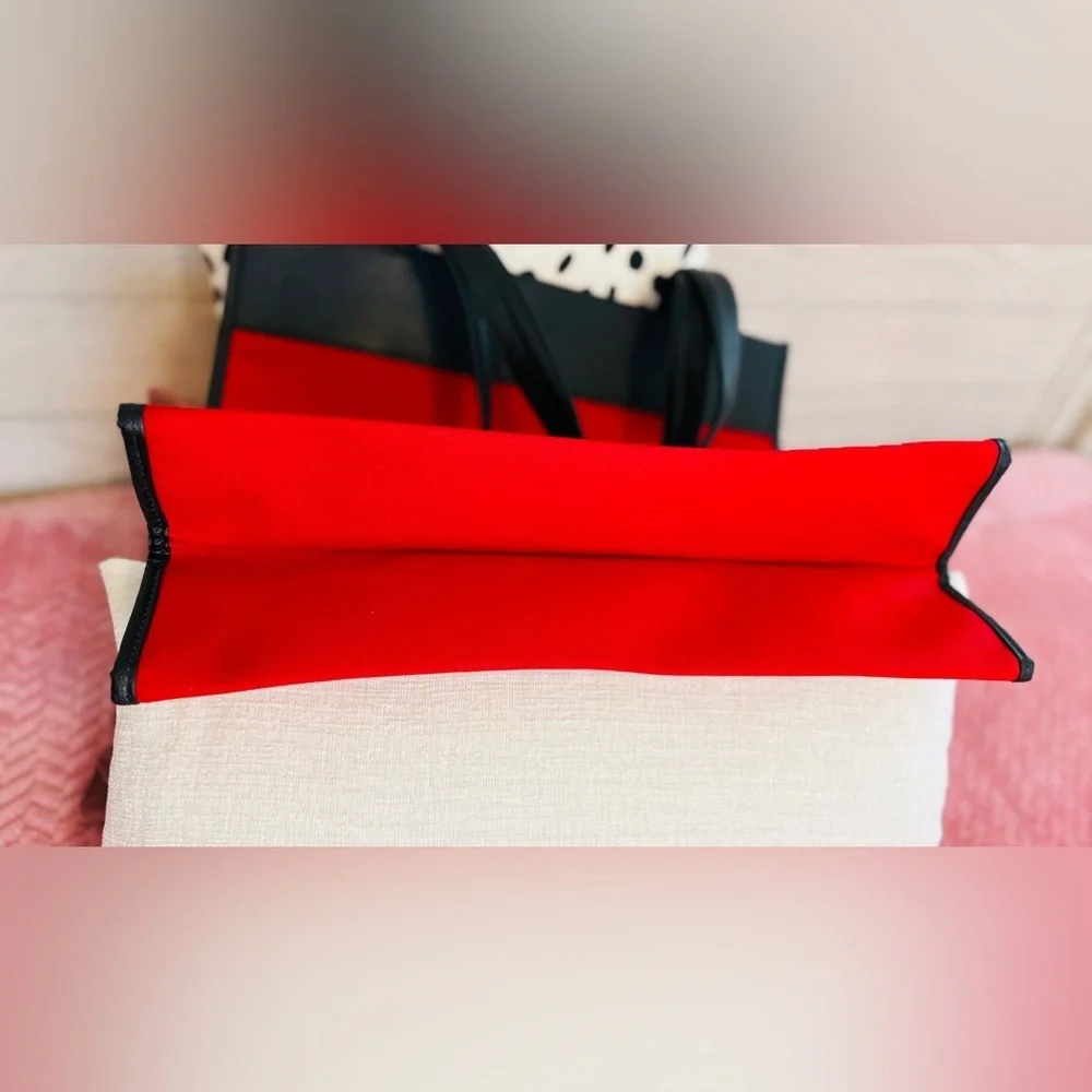 Carolina Herrera Good Girl XL Tote Bag Red & Black NWOT - Picture 4 of 11